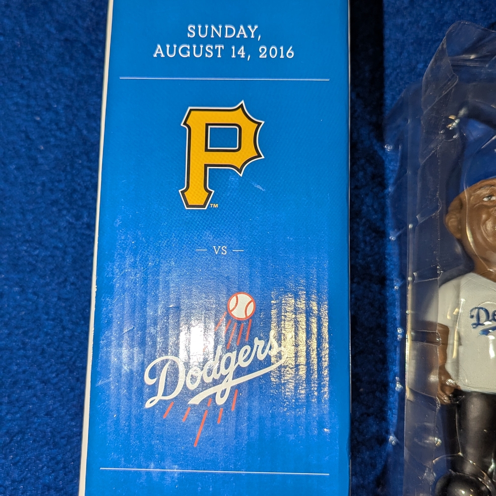 Dodgers Magic Johnson Bobblehead - Picture 4 of 5